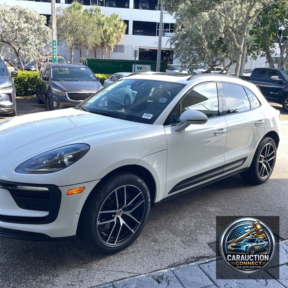2022 Porsche Macan Base