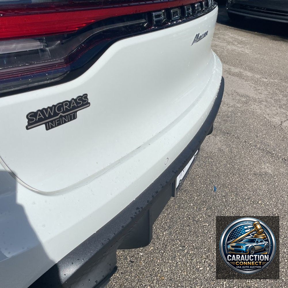 2022 Porsche Macan Base