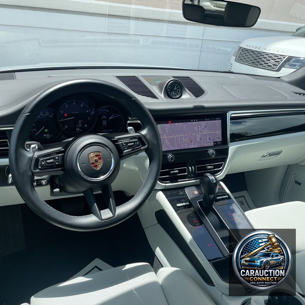 2024 Porsche Macan Base