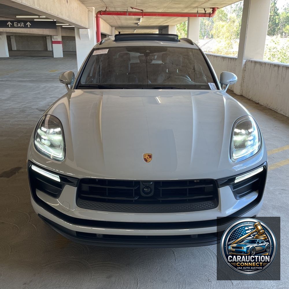 2022 Porsche Macan Base
