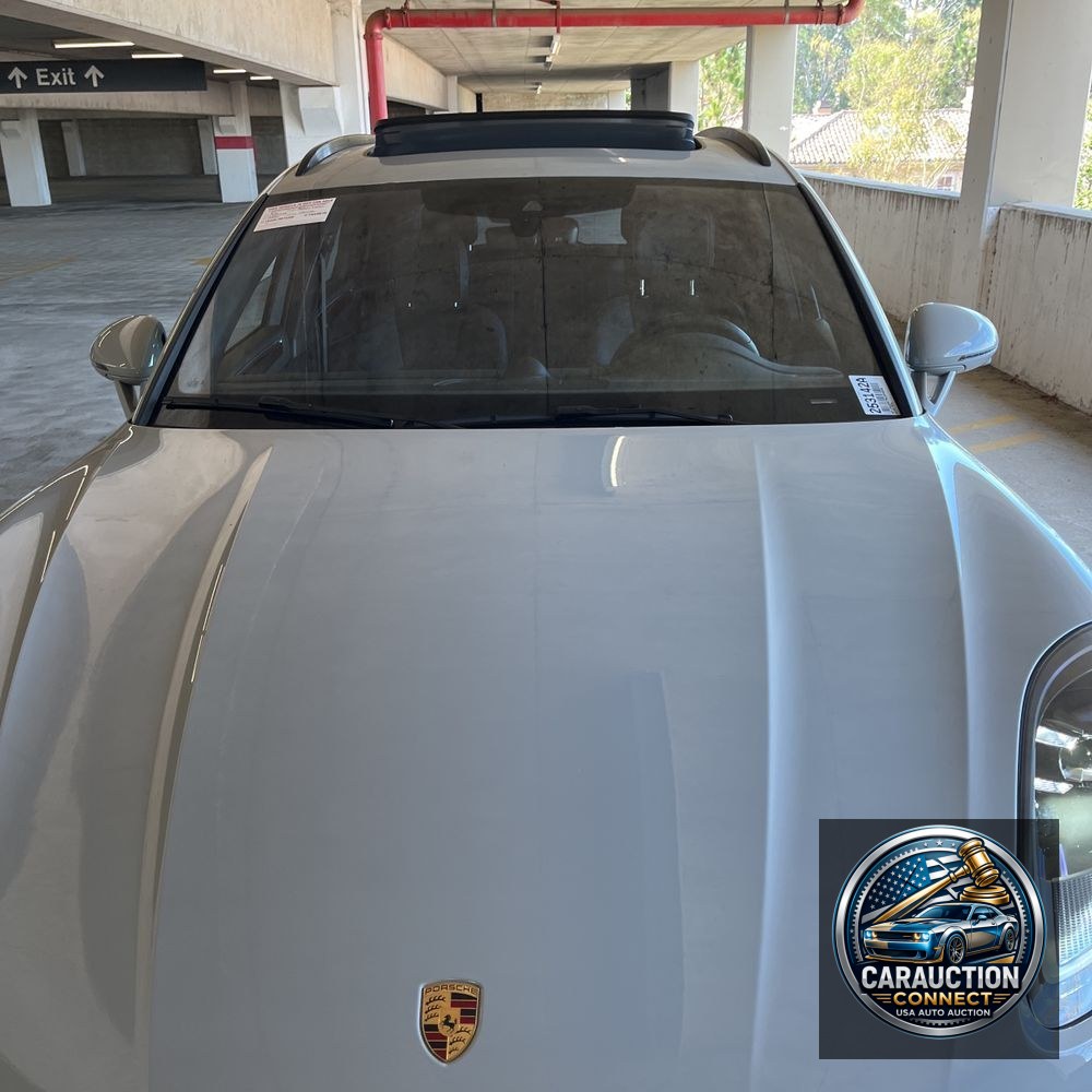 2022 Porsche Macan Base