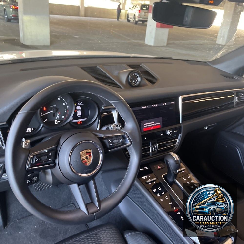 2022 Porsche Macan Base