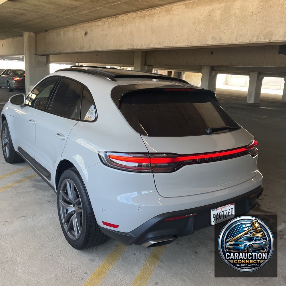 2022 Porsche Macan Base