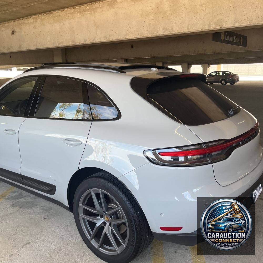 2022 Porsche Macan Base