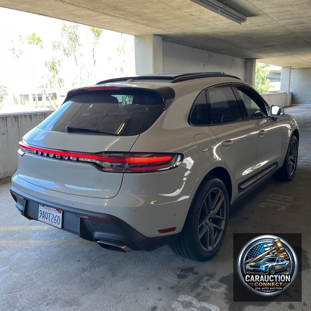 2022 Porsche Macan Base