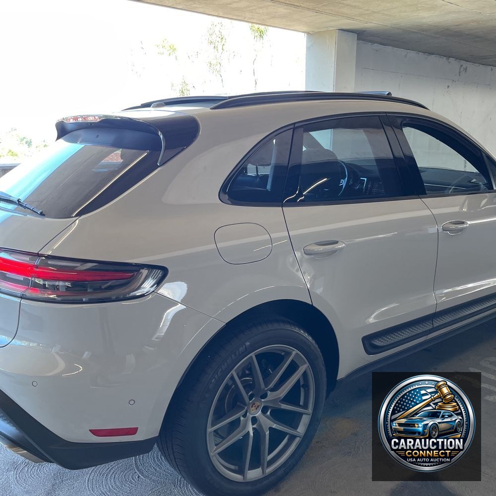 2022 Porsche Macan Base