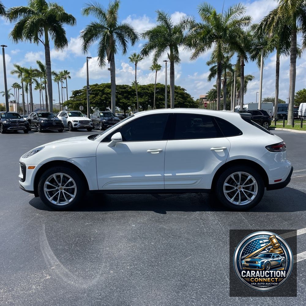 2024 Porsche Macan Base
