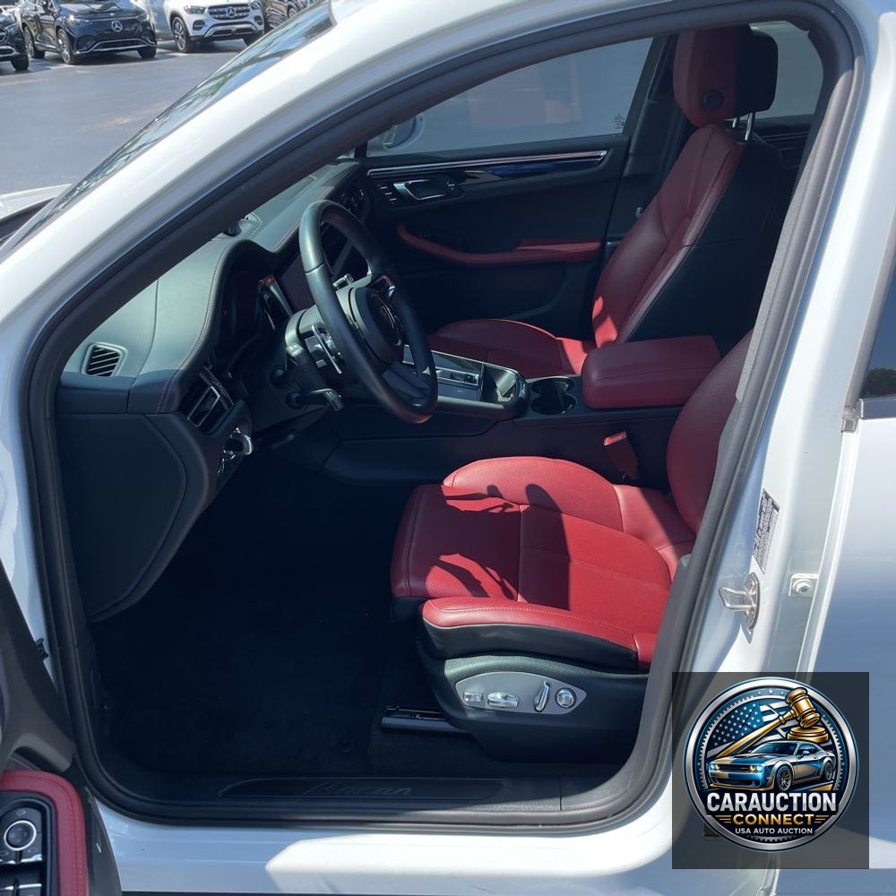 2024 Porsche Macan Base