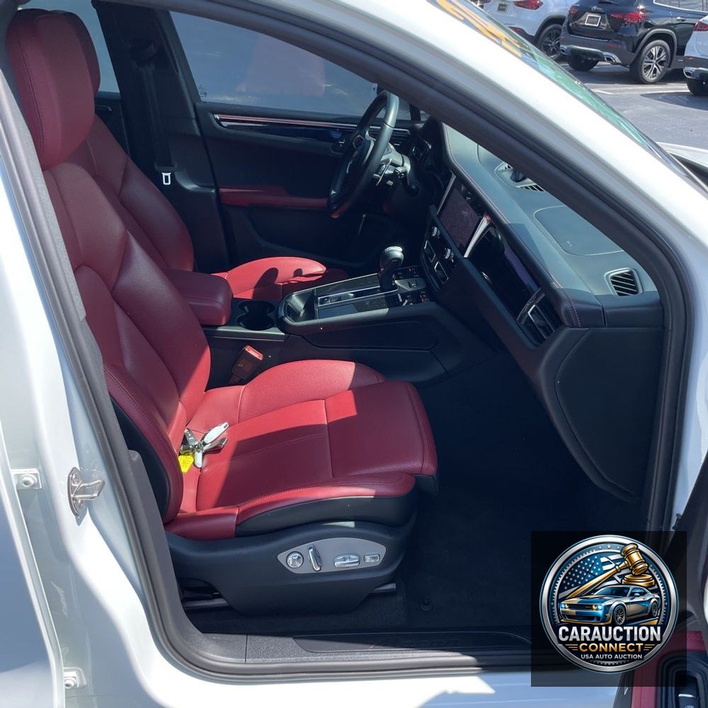 2024 Porsche Macan Base