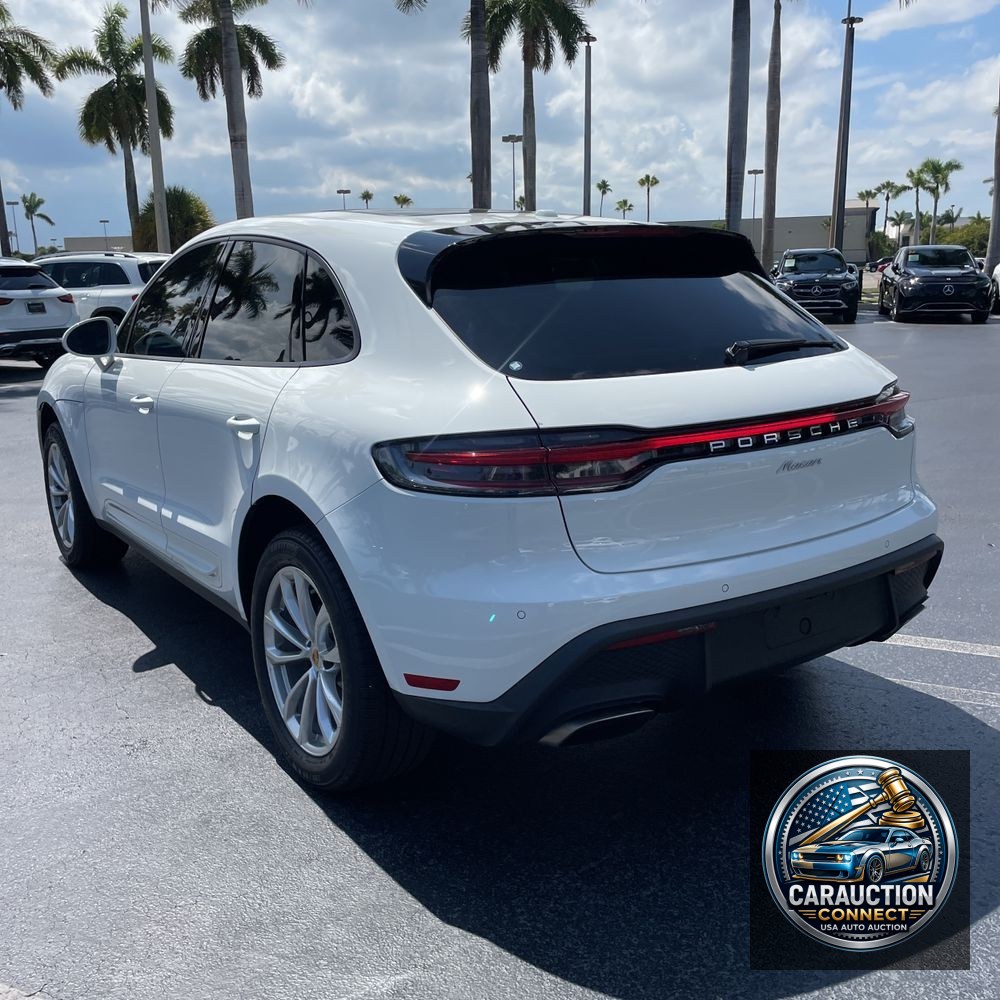 2024 Porsche Macan Base
