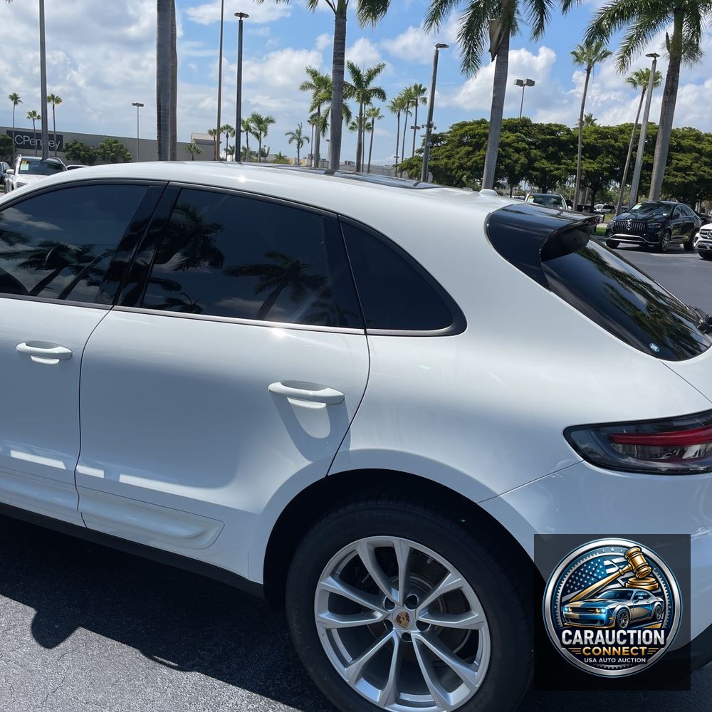 2024 Porsche Macan Base