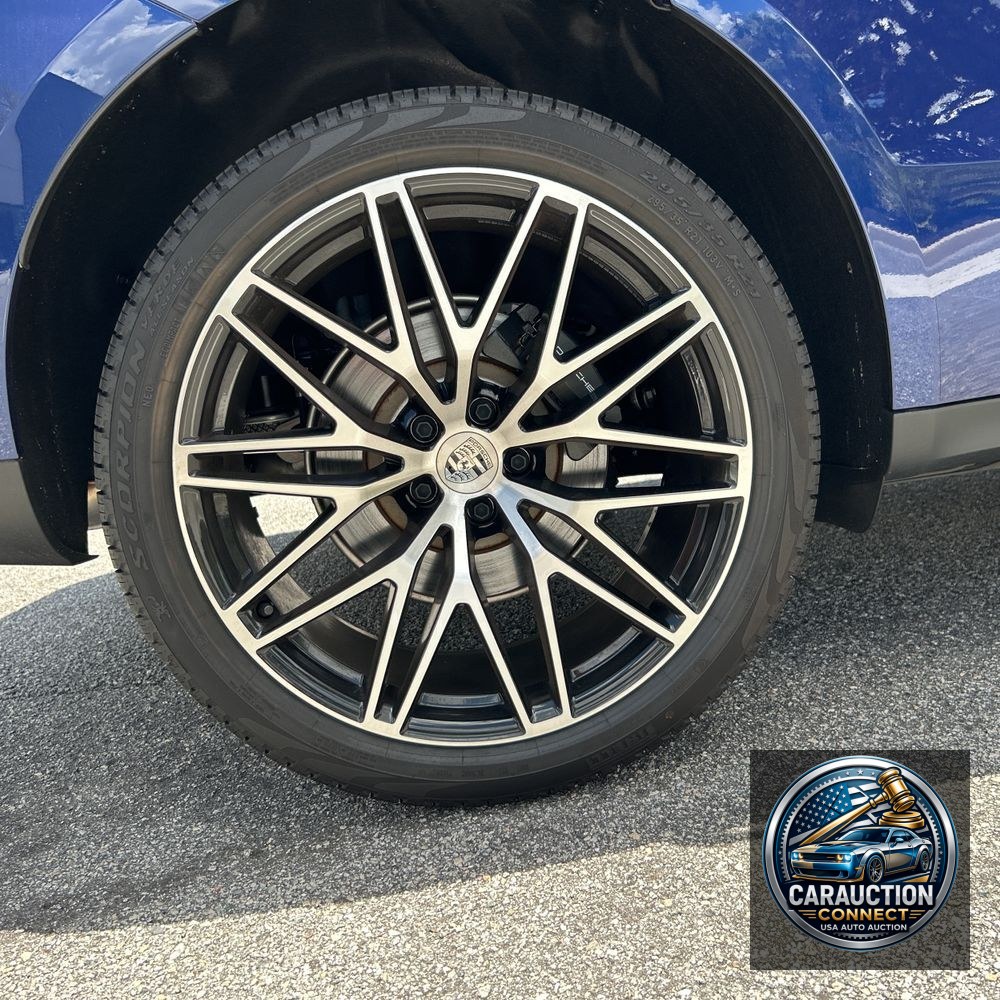 2024 Porsche Macan Base