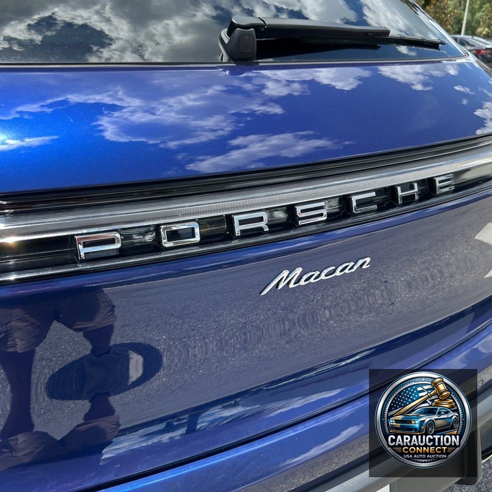 2024 Porsche Macan Base