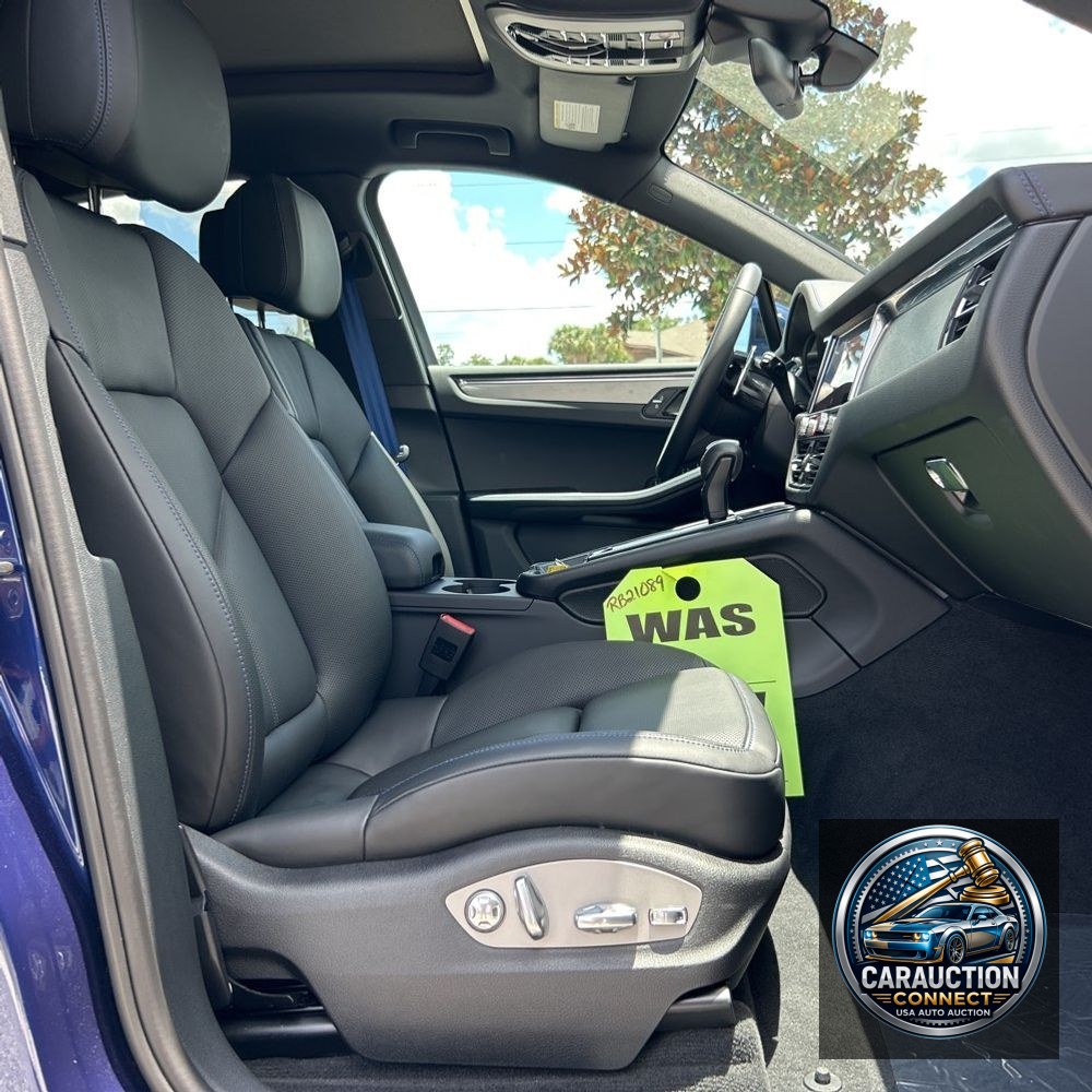 2024 Porsche Macan Base