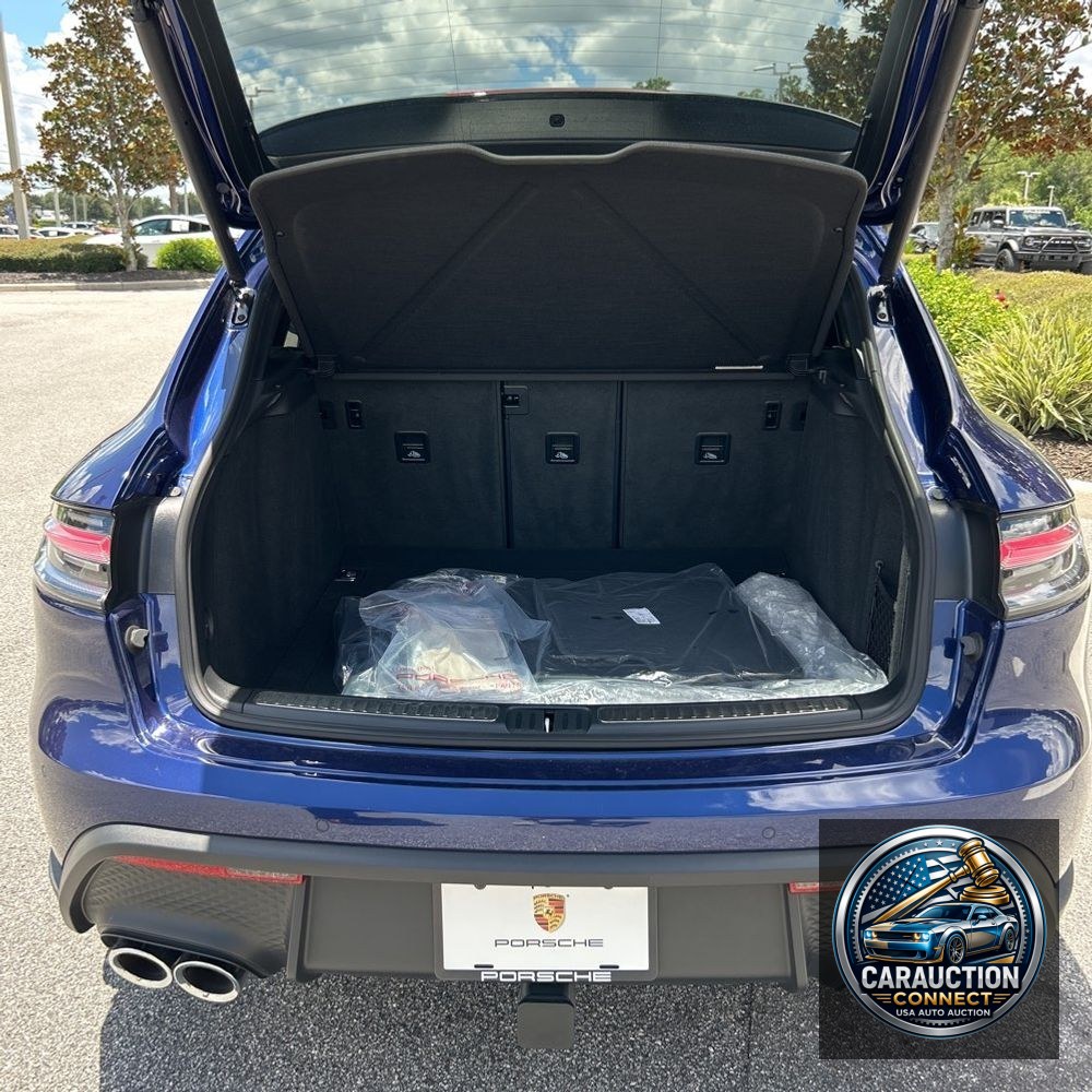 2024 Porsche Macan Base