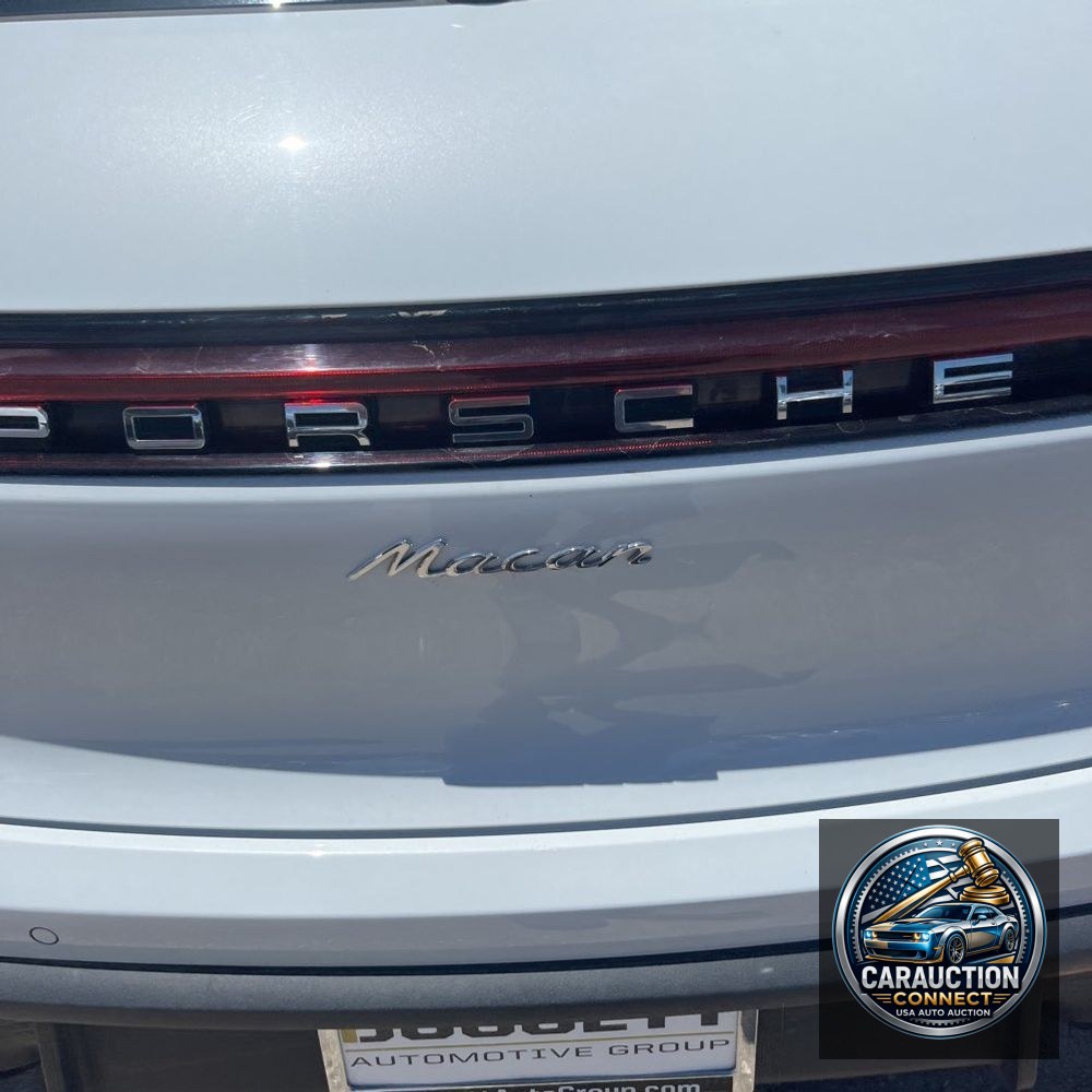 2024 Porsche Macan Base