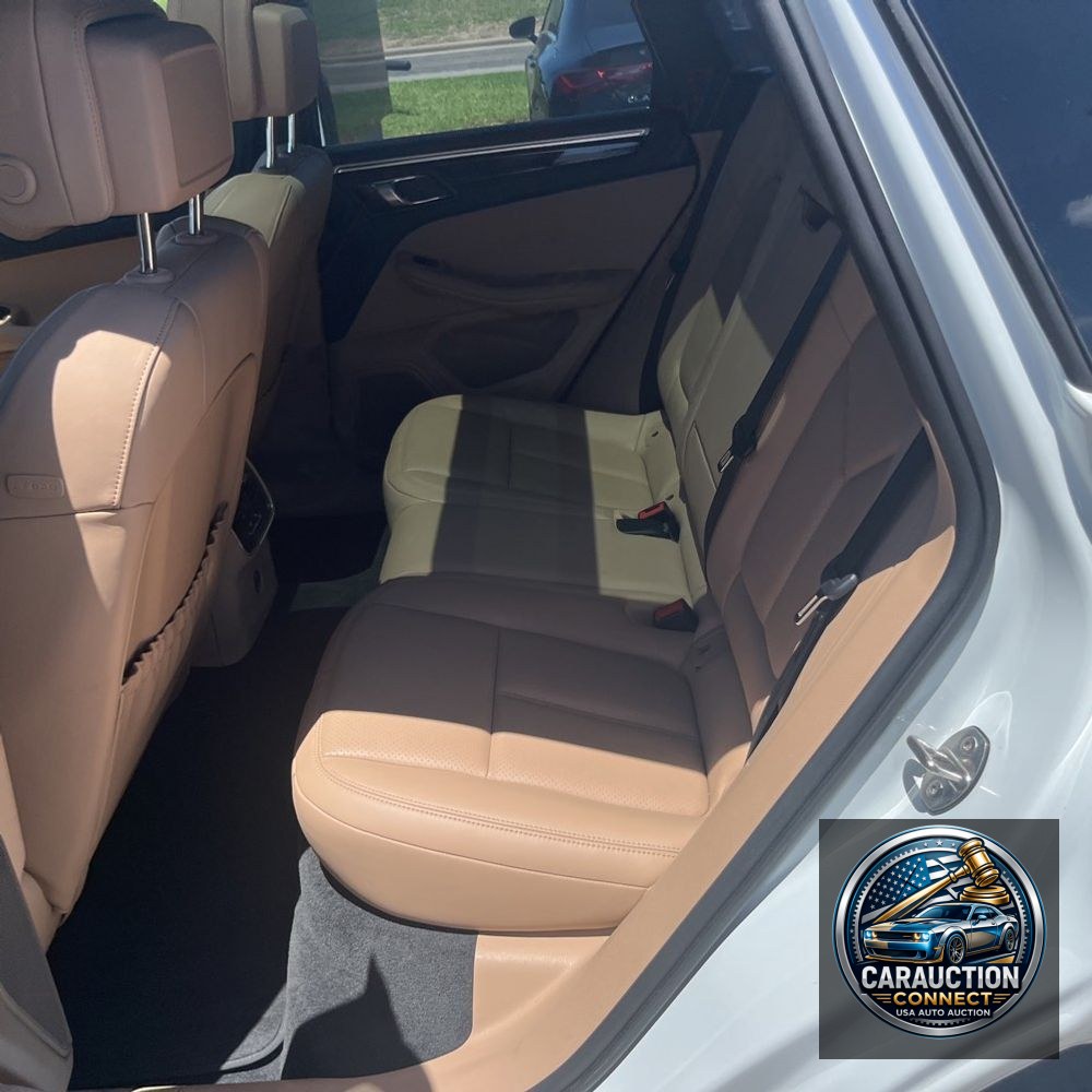 2024 Porsche Macan Base