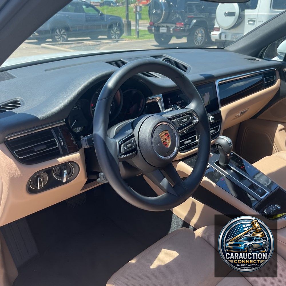 2024 Porsche Macan Base