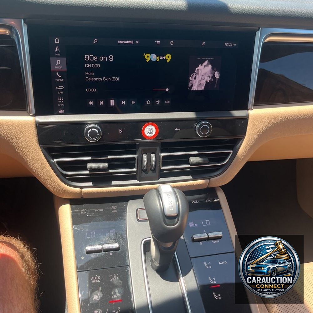 2024 Porsche Macan Base