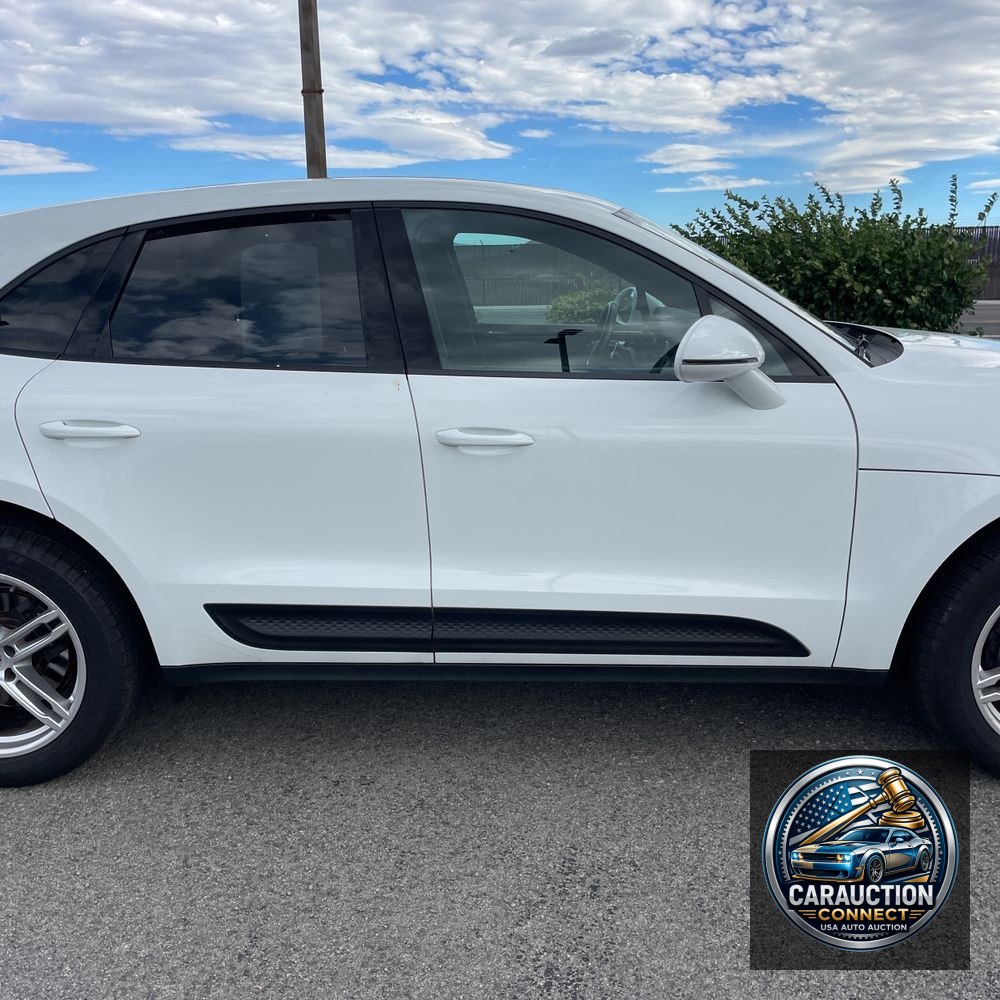 2024 Porsche Macan Base