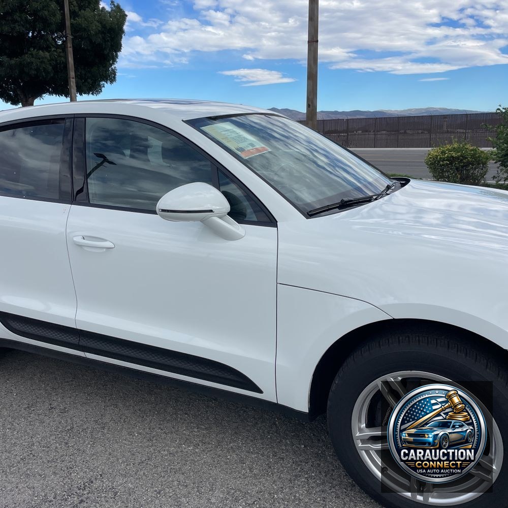 2024 Porsche Macan Base