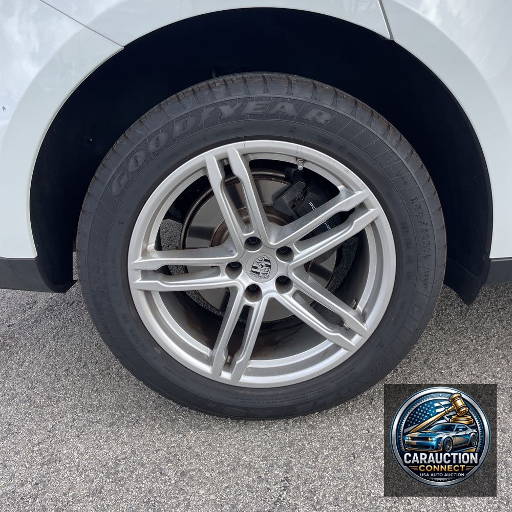 2024 Porsche Macan Base