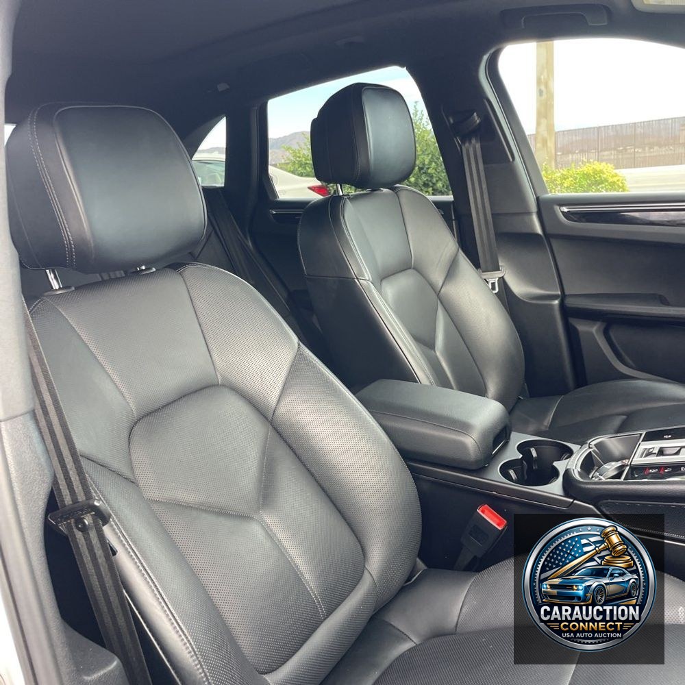 2024 Porsche Macan Base