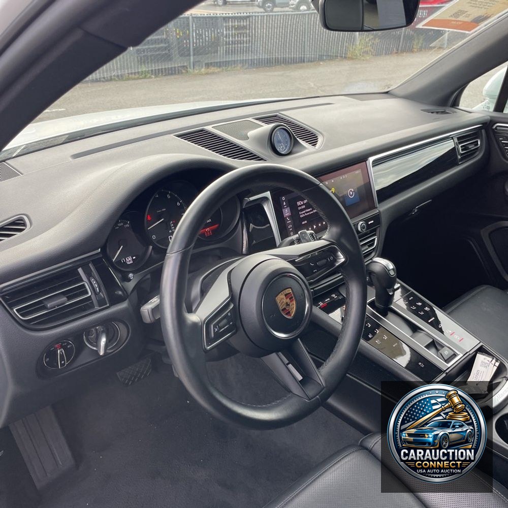 2024 Porsche Macan Base