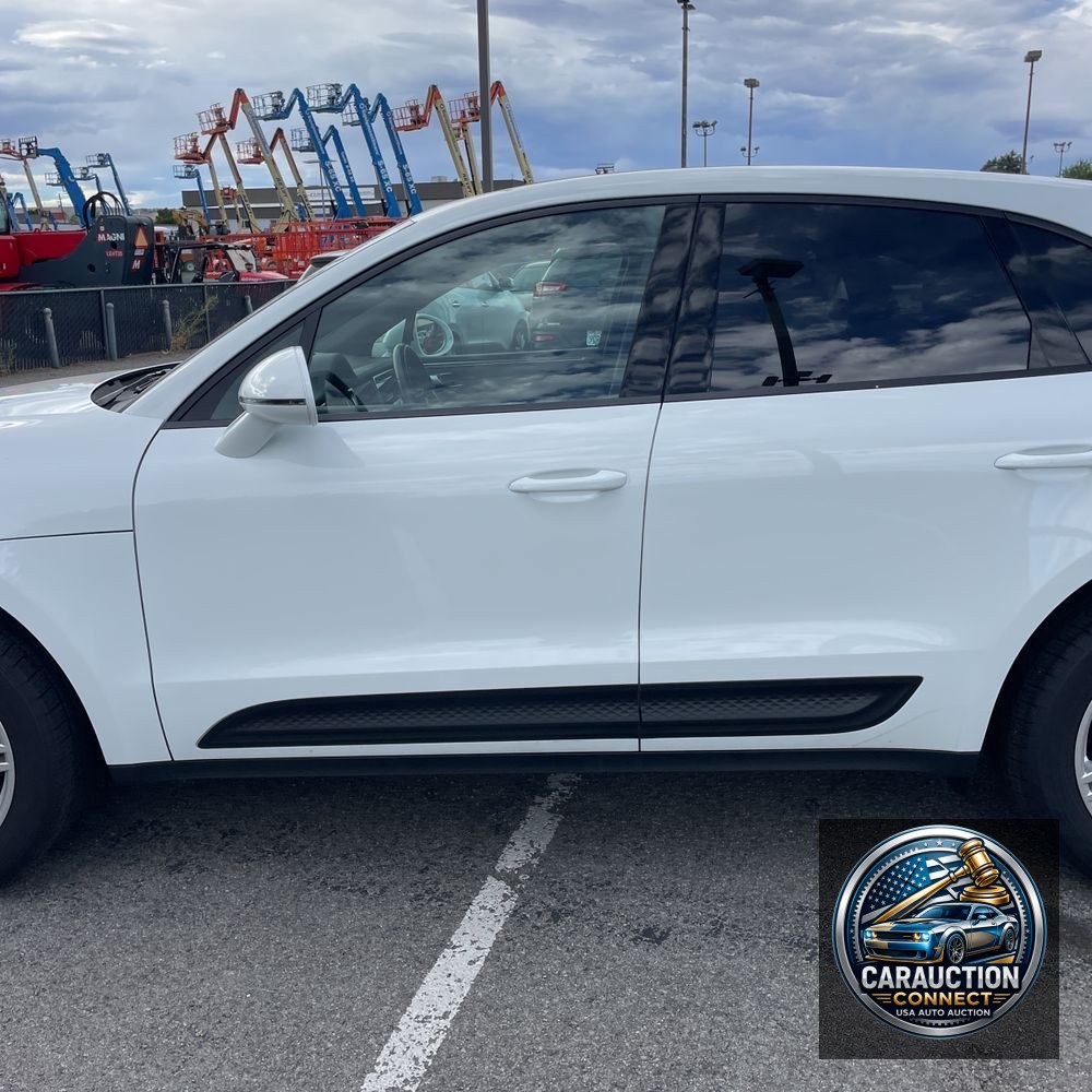 2024 Porsche Macan Base