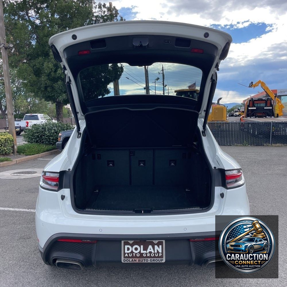 2024 Porsche Macan Base