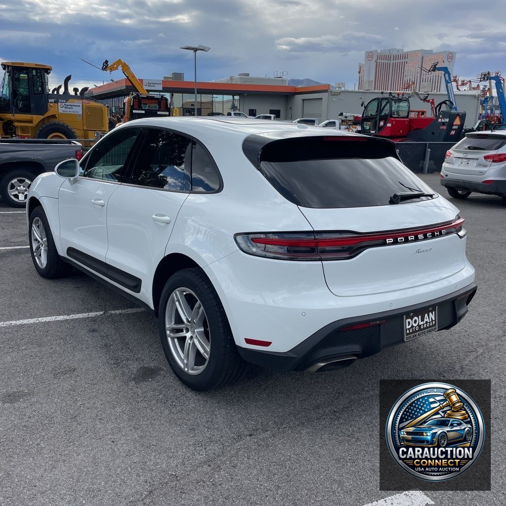 2024 Porsche Macan Base