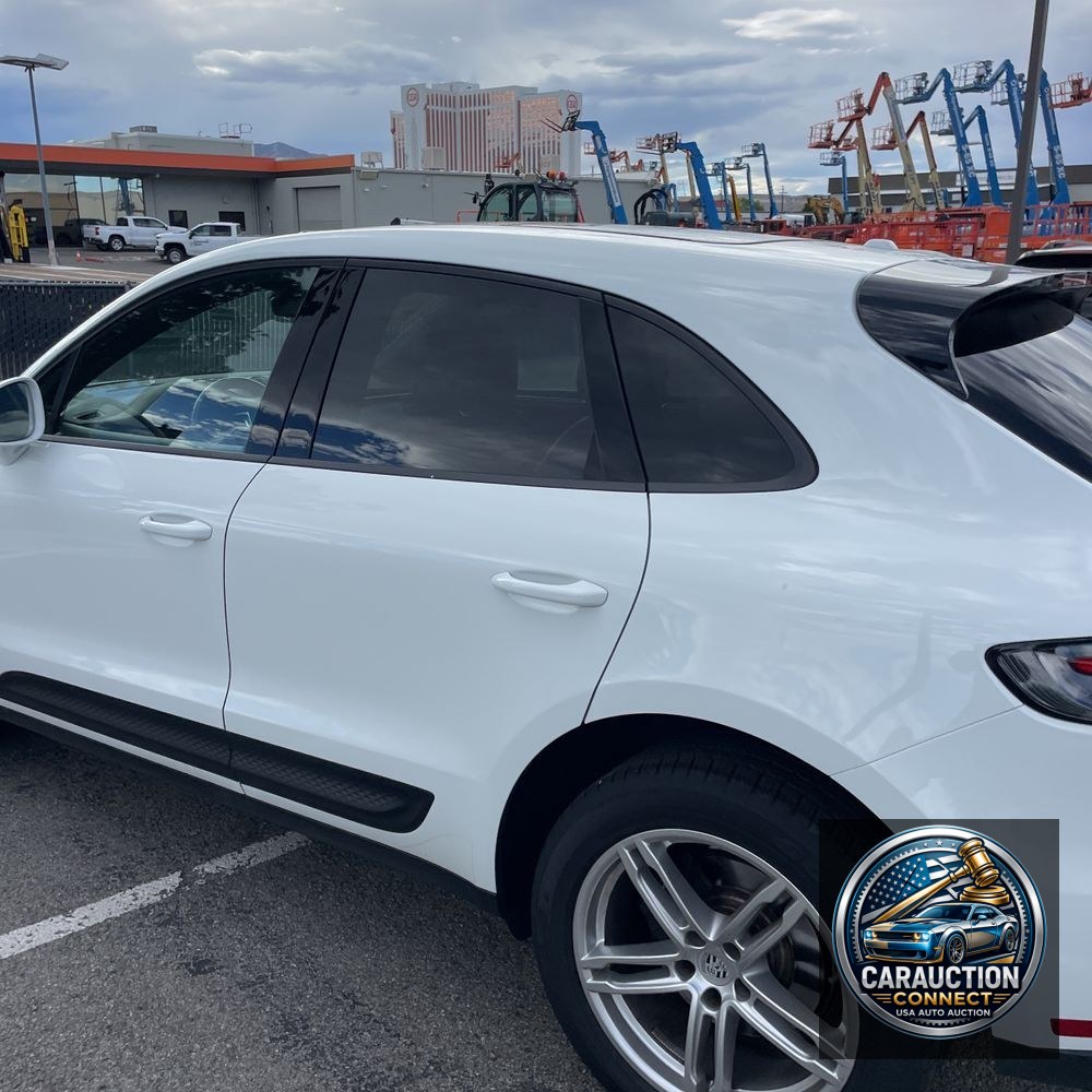 2024 Porsche Macan Base