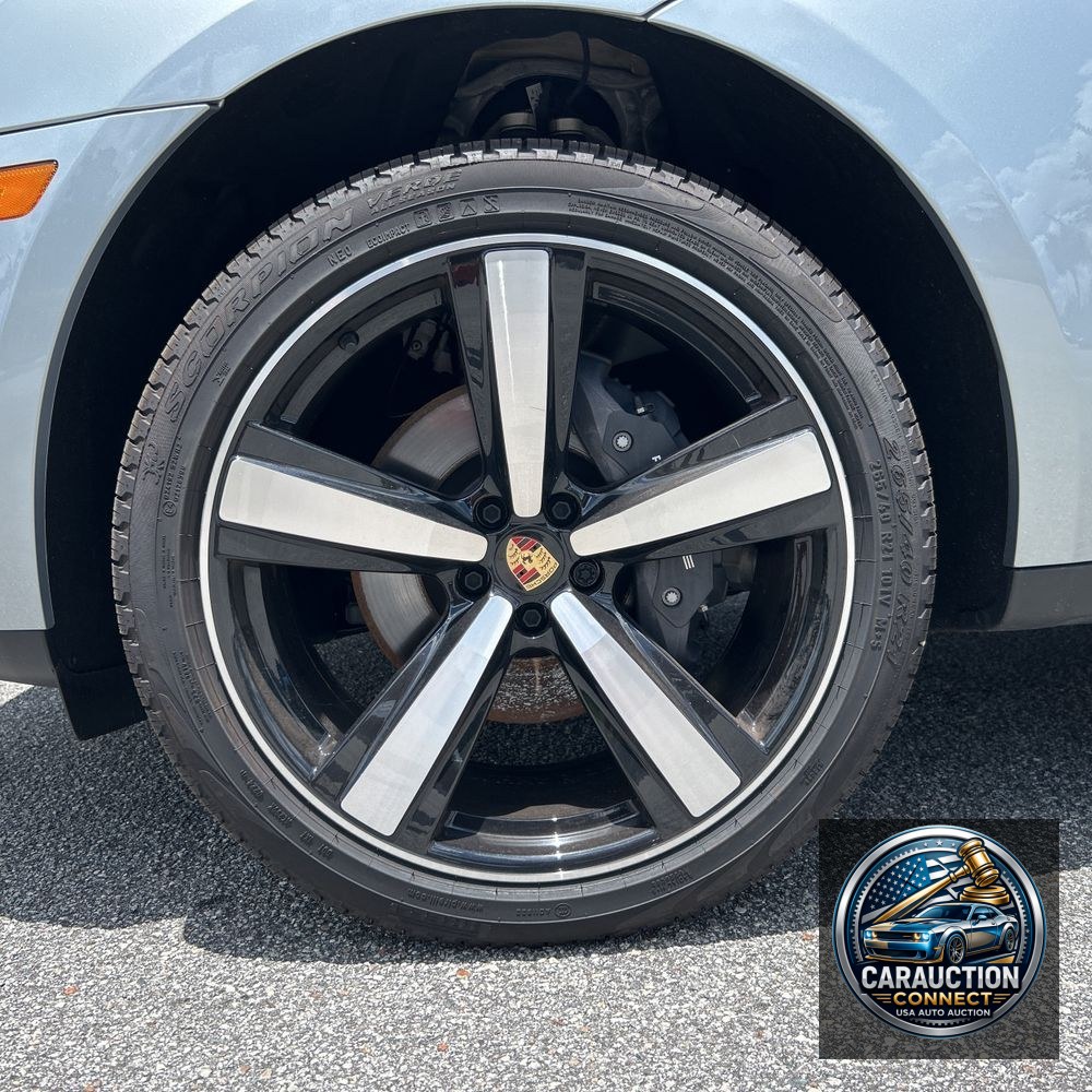2024 Porsche Macan Base