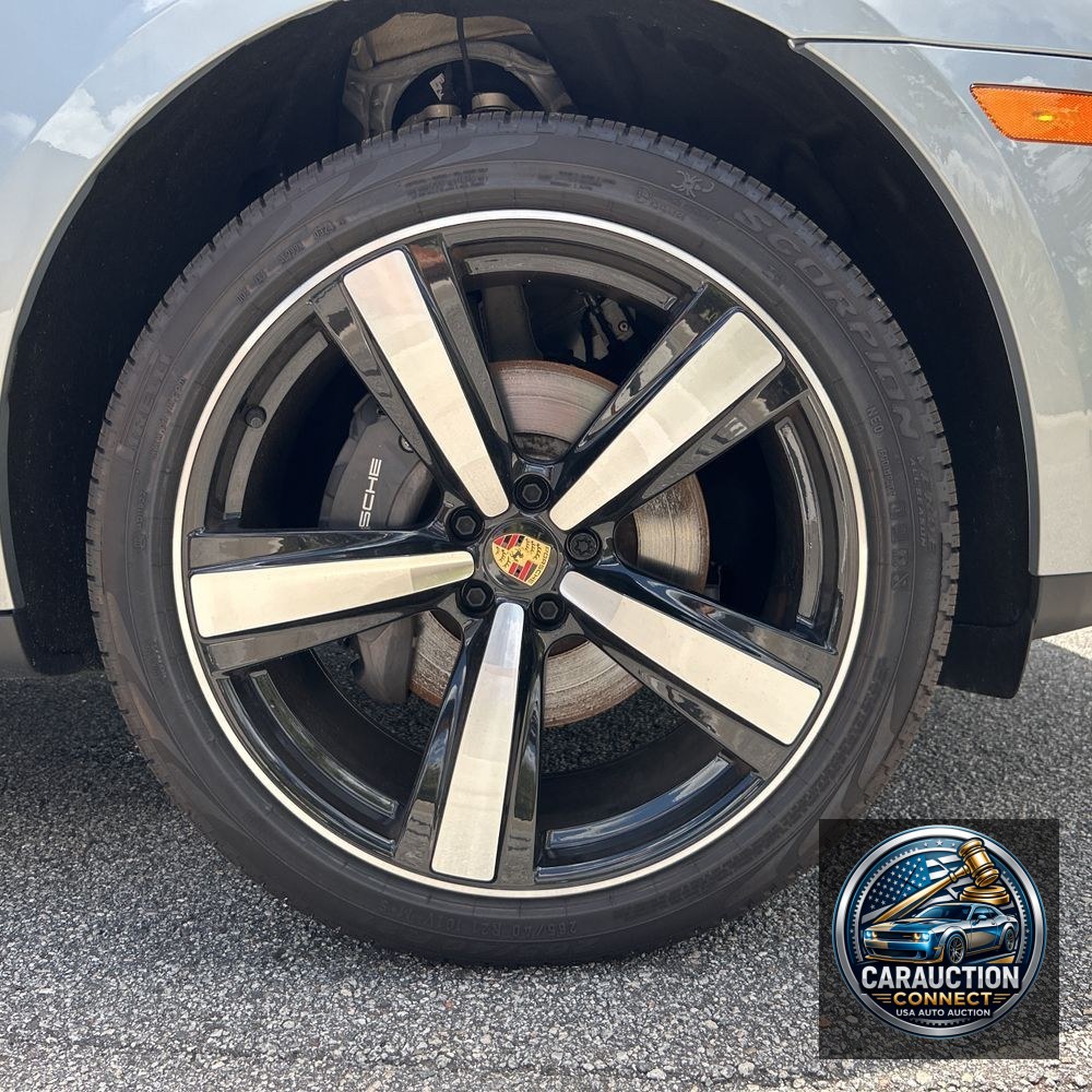 2024 Porsche Macan Base