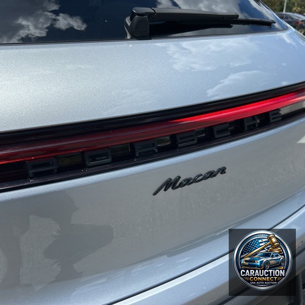 2024 Porsche Macan Base