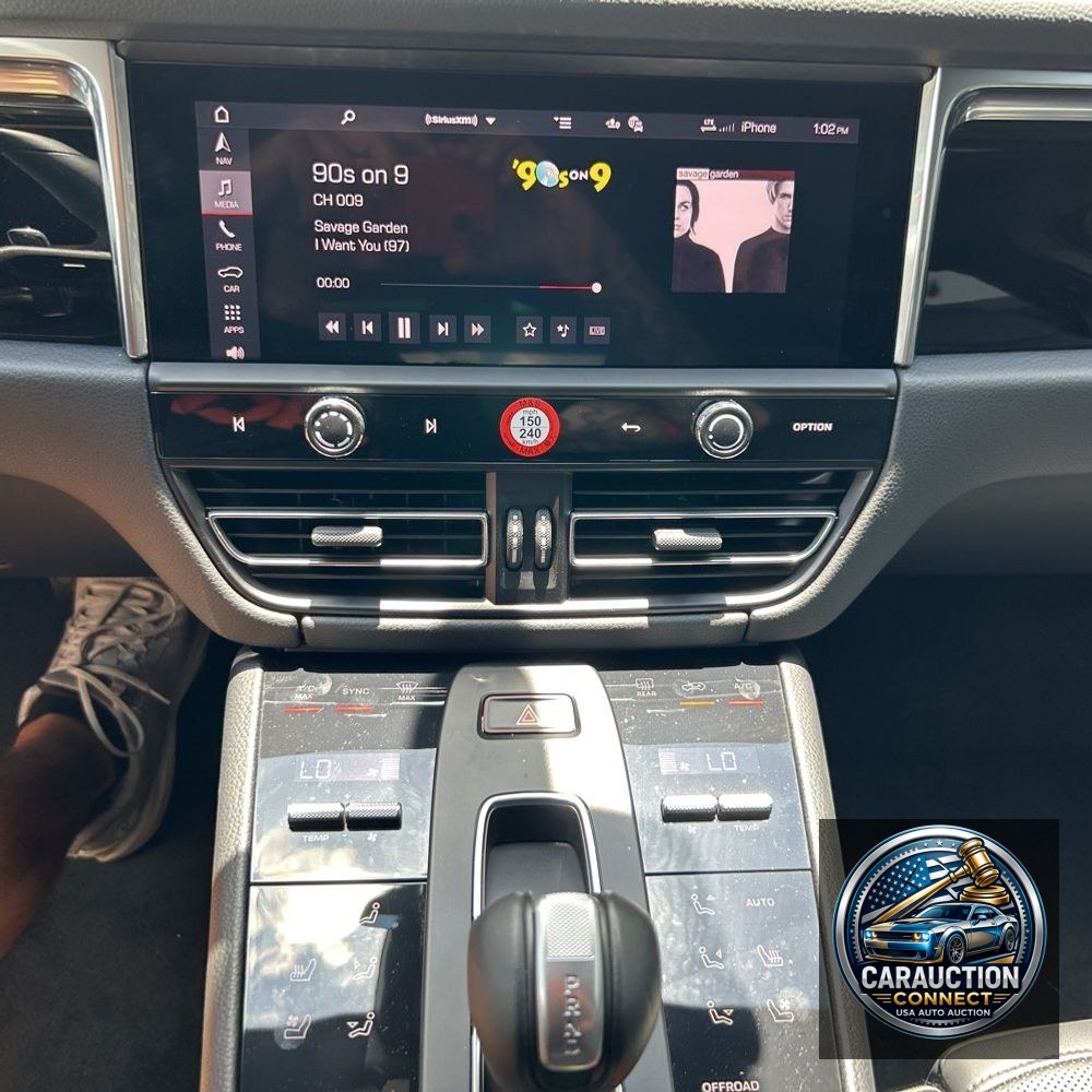 2024 Porsche Macan Base