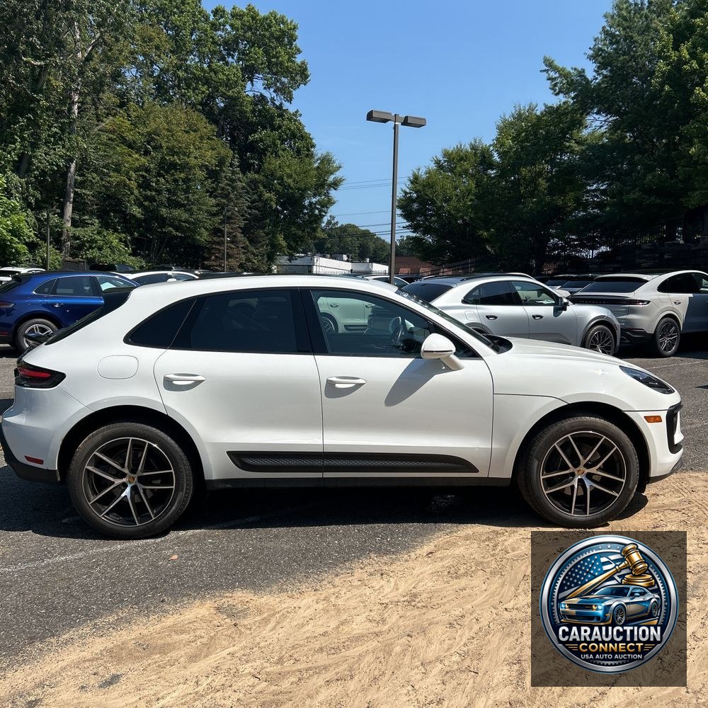2023 Porsche Macan Base