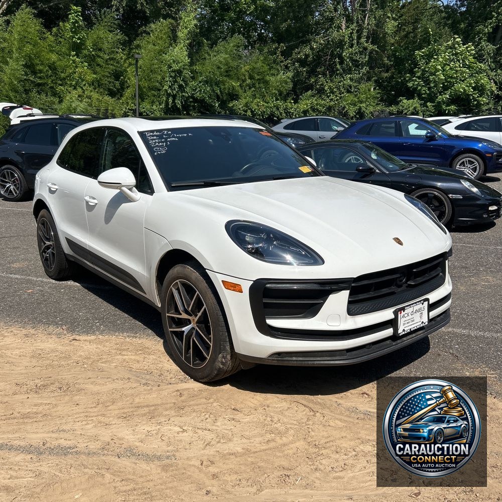 2023 Porsche Macan Base