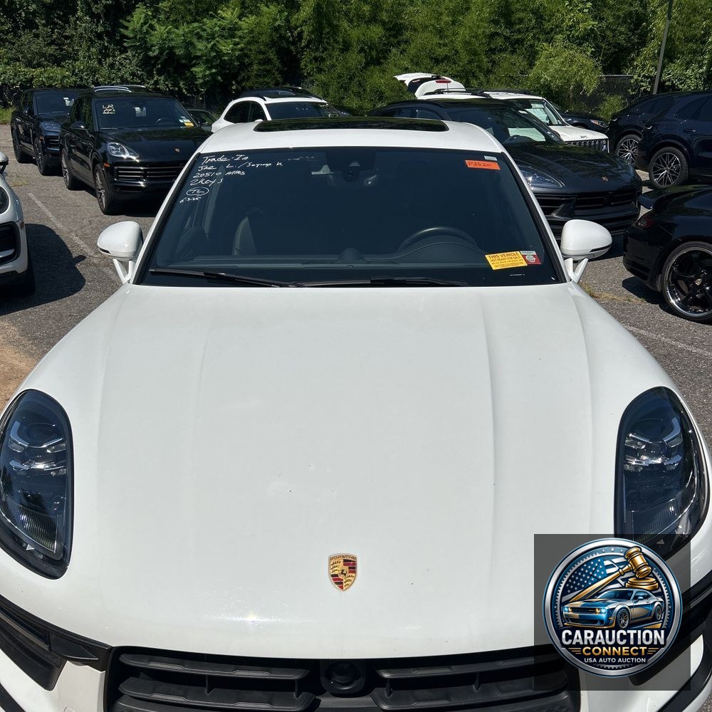 2023 Porsche Macan Base