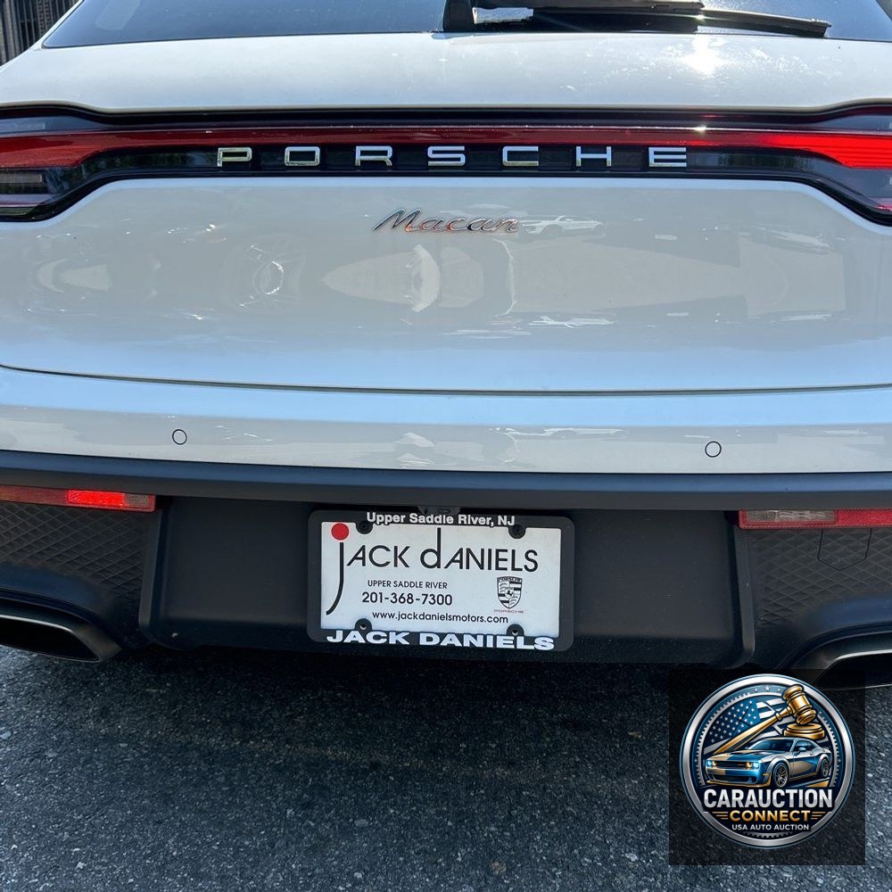 2023 Porsche Macan Base