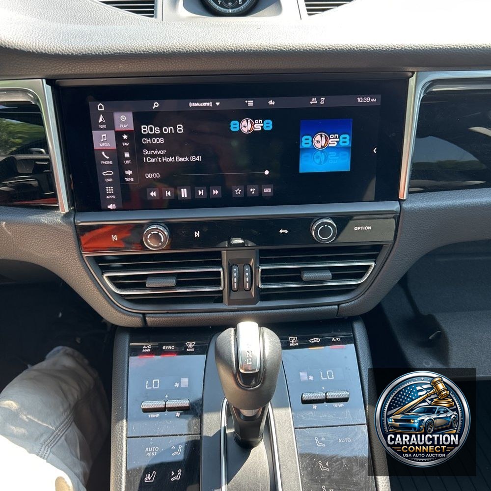 2023 Porsche Macan Base