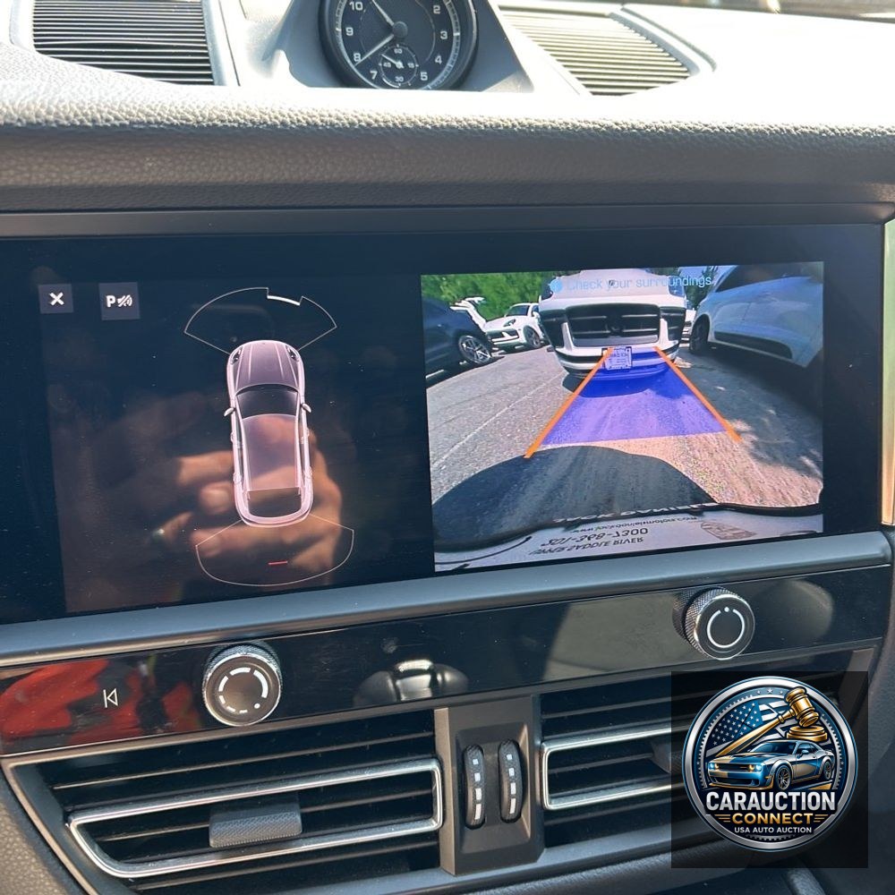 2023 Porsche Macan Base