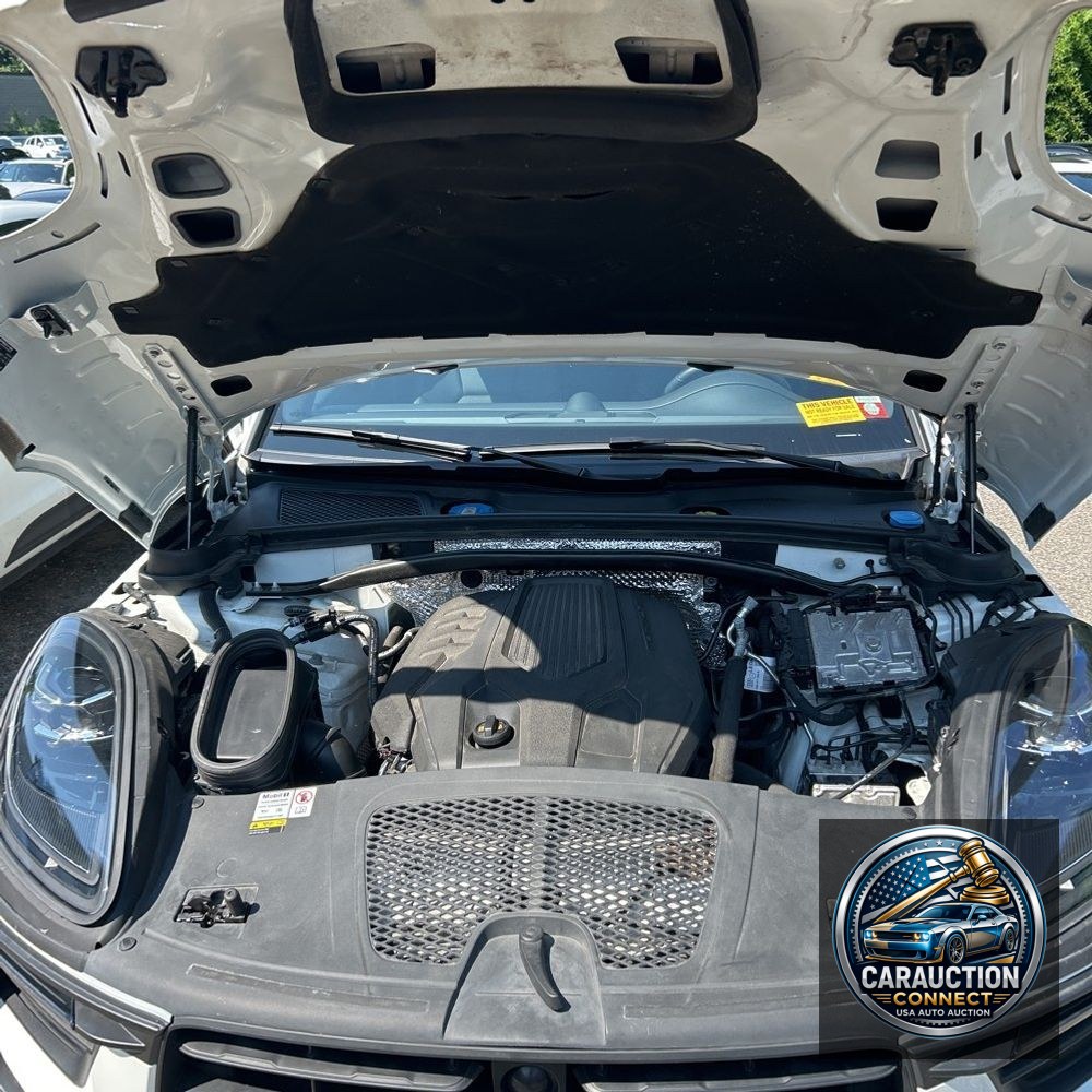 2023 Porsche Macan Base