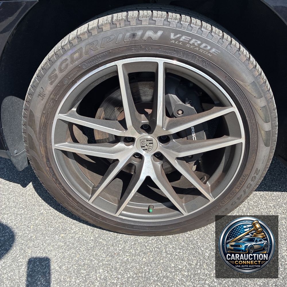 2024 Porsche Macan Base