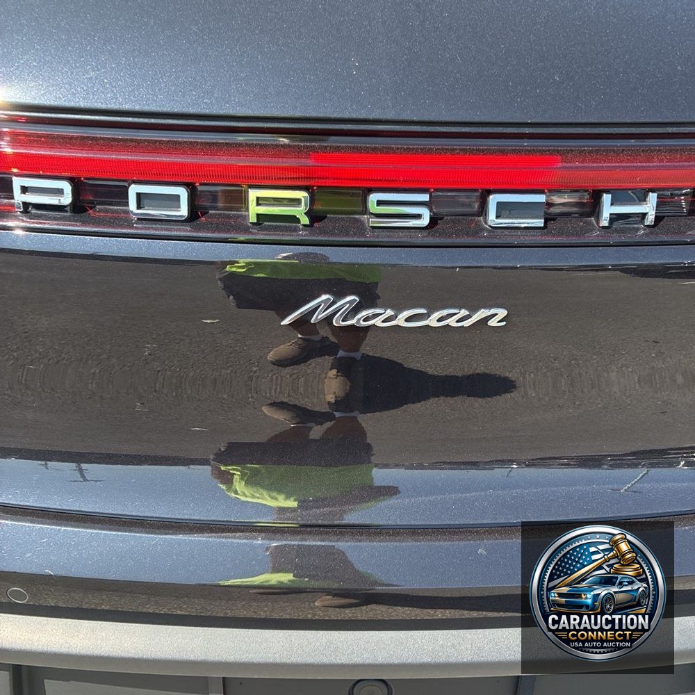 2024 Porsche Macan Base