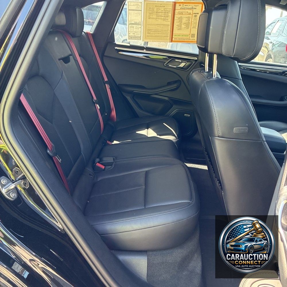 2024 Porsche Macan Base
