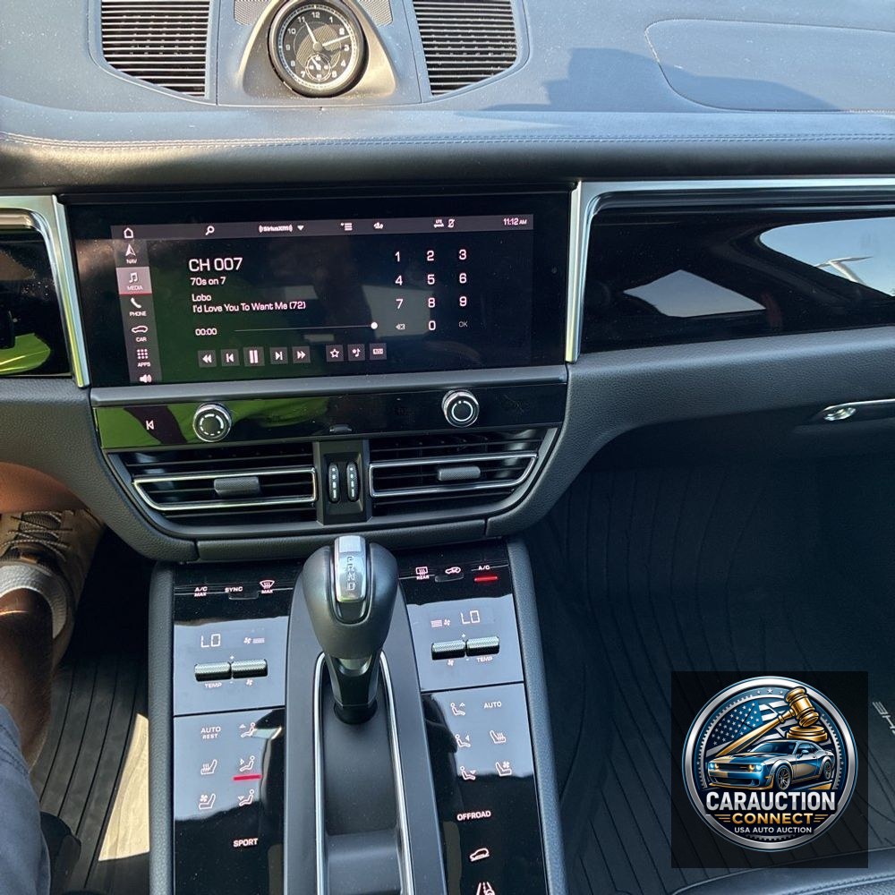 2024 Porsche Macan Base