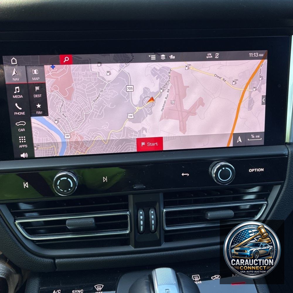 2024 Porsche Macan Base