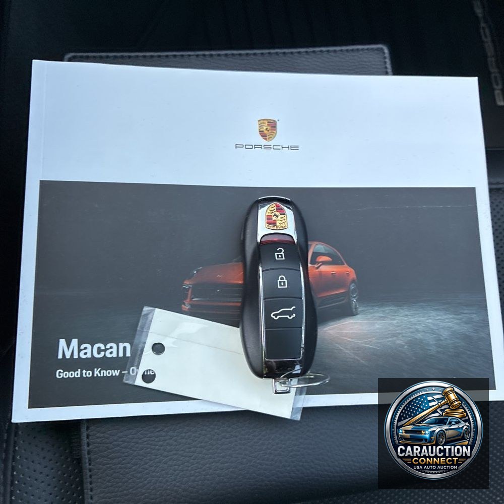 2024 Porsche Macan Base