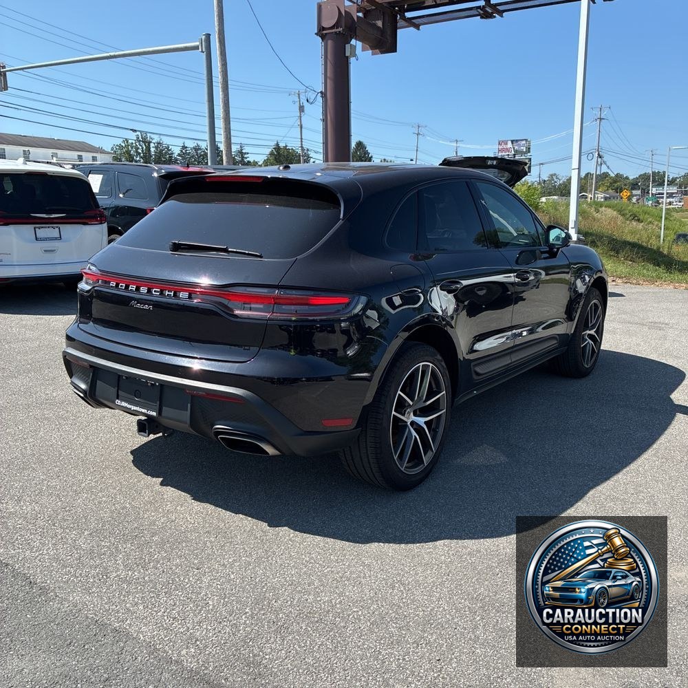 2024 Porsche Macan Base